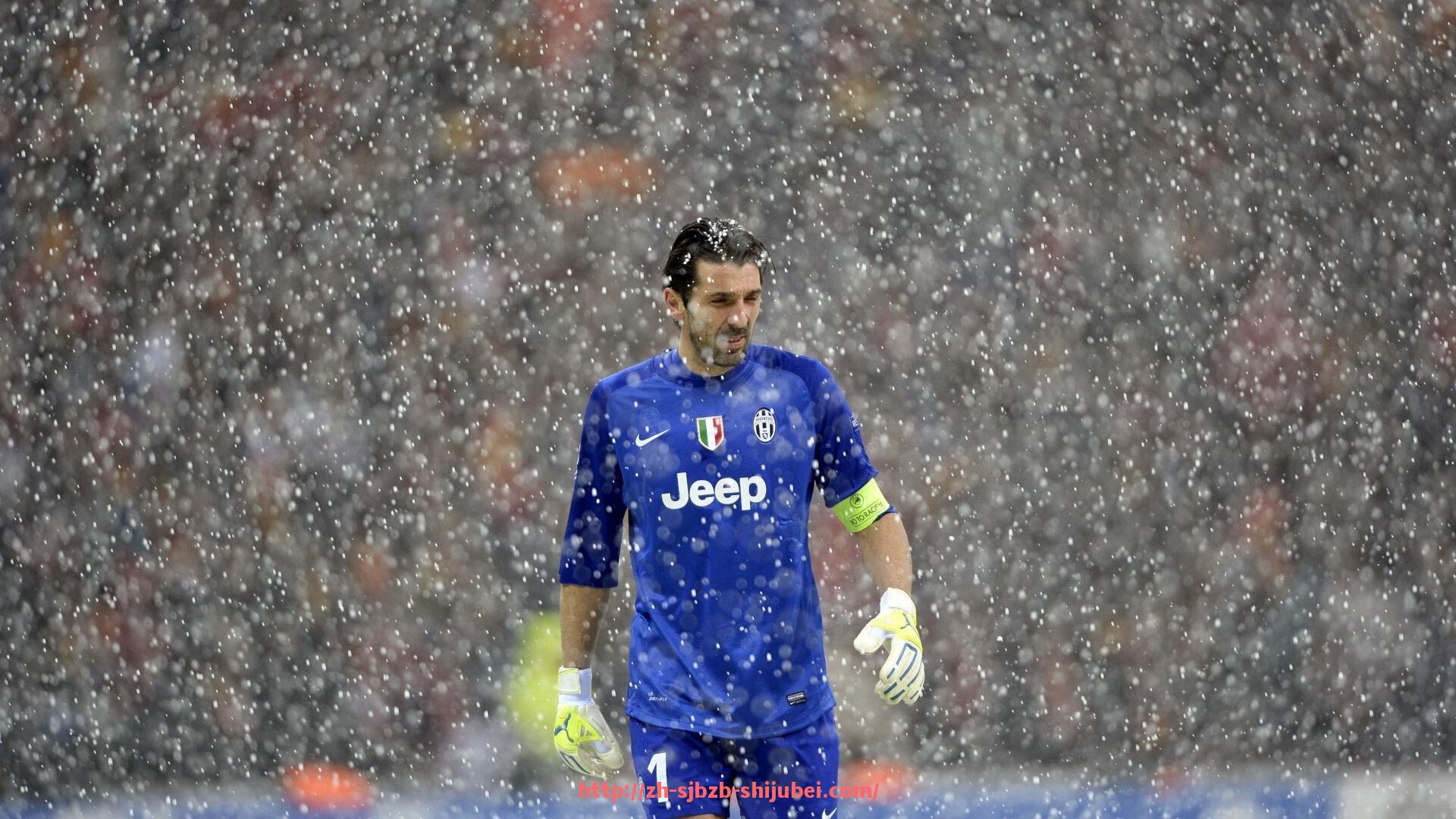 世俱杯直播-健身器材肩部训练器具使用方式及常见错误分析